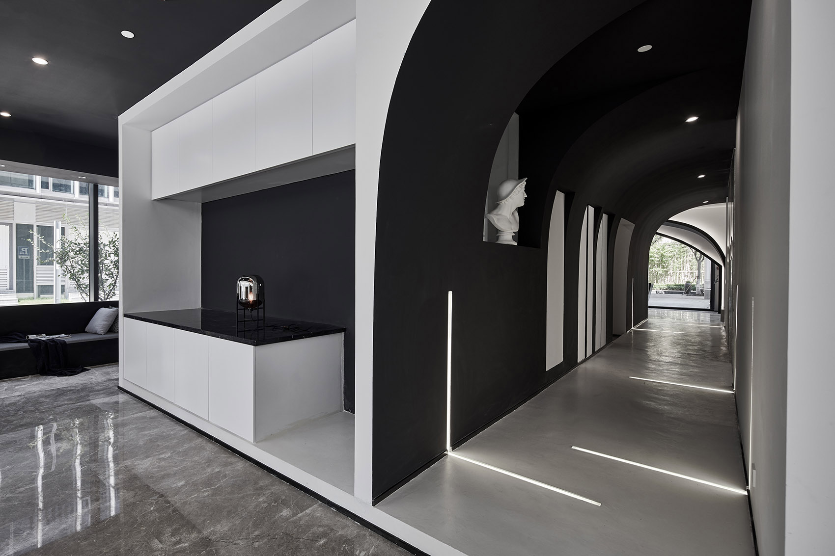 波兰工作室的黑白办公室设计 | Designer