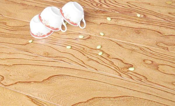  家装地板用什么材质好，实木地板的铺装注意事项有哪些